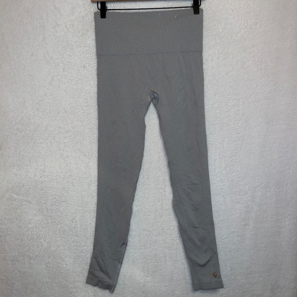 Tone it Up Gray high Waisted Seamless 7/8 Ankle Length Athletic Leggings - Picture 5 of 5